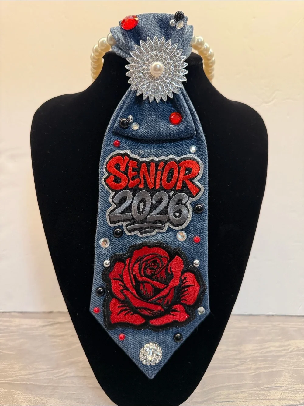 Handcrafted Denim 'Senior 2026' Tie Necklace with Red Rose Embroidery - Picture 13 of 13